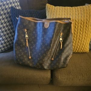 LV TOTE